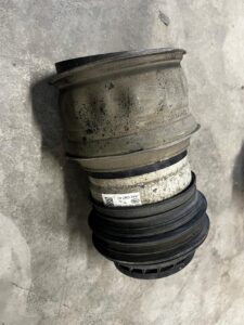 AMORTYZATOR MIECH PODUSZKA TYŁ LEWY RANGE ROVER VELAR L560 2.0D