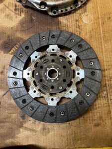 ZESTAW SPRZĘGŁO DOCISK CITROEN PEUGEOT 1.2 THP