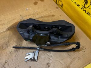 ZACISK HAMULCOWY PRZÓD PRAWY BREMBO LAND ROVER DISCOVERY V L462