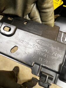 STELAŻ WZMOCNIENIE WSPORNIK DESKI KONSOLI FORD BRONCO 21-