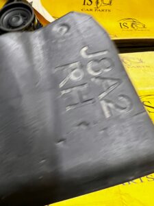 OSŁONA ZAŚLEPKA WYGŁUSZENIE PRAWA PRAWE RANGE ROVER VELAR L560