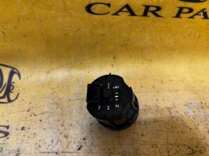 PANEL PRZEŁĄCZNIK NAPĘDU NAPĘDÓW REDUKTORA TOYOTA HILUX VIII 8