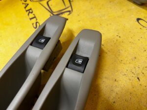 PRZYCISK PRZEŁĄCZNIK SZYBY DRZWI TYŁ PRAWY LEWY RENAULT ZOE I Z.E.