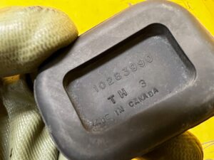 2 X OSŁONA ZAŚLEPKA DEKIEL OTWORU DRZWI CHEVROLET CORVETTE C5 97-04