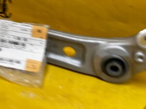 WAHACZ POPRZECZNY DOLNY PRZÓD PRZEDNI PRAWY BMW 8 G14 G15 G16 NOWY OEM