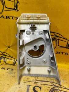 OSŁONA POSZYCIE SŁUPKA B PRAWA LR RANGE ROVER EVOQUE II L551