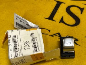 PRZYCISK PRZEŁĄCZNIK KLAPY TYŁ BAGAŻNIKA BMW G01 G02 G07 G11 G12 G16 NOWY