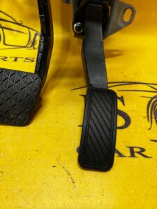 PEDAŁY GAZ HAMULEC AUTOMAT FORD FIESTA MK8