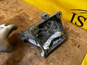 ŁAPA MOCOWANIE WSPORNIK SILNIKA PRAWA MERCEDES GLS X166 450 3.0 B V6