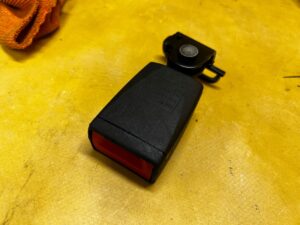 KOMPLET ZAPINKA ZAMEK KLAMRA PASA BEZPIECZEŃSTWA TYŁ PORSCHE MACAN 95B