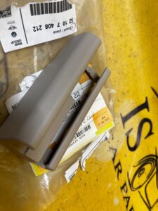 OSŁONA PRZEDNIA PROWADNICY FOTELA PRZÓD LEWY BMW 7 G11 3 G30 6 G32 NOWA OEM