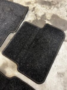 KOMPLET DYWANIKI WELUROWE DACIA SANDERO III 2021R 1.0 SCE