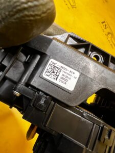 PAJĄK MANETKI TAŚMA PRZEŁĄCZNIK ZESPOLONY FORD MUSTANG VI USA