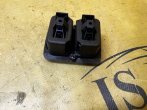 PRZEŁĄCZNIK PRZYCISK SKŁADANIA FOTELA KANAPY TYŁ MERCEDES GLS X166 BRĄZ