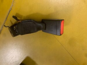 LEWA TYLNA ZAPINKA PASA TYŁ BMW F20 F21 F22 F30