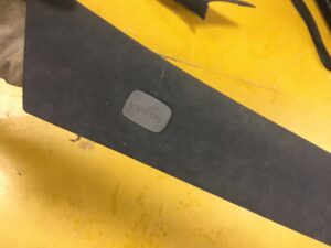 PRAWA OSŁONA POSZYCI SŁUPKA ALCANTARA INFINITI Q30