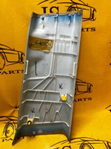 OSŁONA PLASTIK SŁUPKA PRAWA RANGE ROVER VOGUE L405