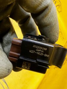 PANEL PRZEŁĄCZNIK SZYB TYŁ LEWY 4 DRZWI FORD BRONCO 21-