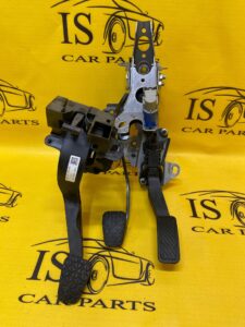 PEDAŁ SPRZĘGŁA FORD FIESTA MK8 EUROPA