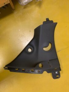 LEWA OSŁONA POSZYCIE SŁUPKA B CITROEN DS3