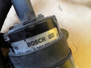 KOMPLET DODATKOWA POMPA PRZEWÓD RURA WĄŻ WODY MERCEDES GL X166 4.7 V8