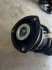 ZWROTNICA AMORTYZATOR MCPHERSON SPRĘŻYNA PRAWA SKODA SCALA 1.0 TSI