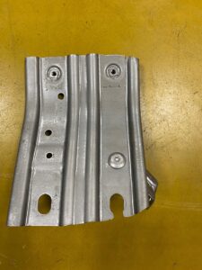 WSPORNIK MOCOWANIE BLACHA UCHWYT FORD KUGA MK2