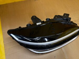 KOMPLETNA LAMPA REFLEKTOR PRAWY PRZÓD FULL LED GENESIS GV70 EUROPA