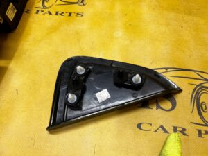 OSŁONA ZAŚLEPKA TRÓJKĄT BŁOTNIKA TYŁ PRAWY DACIA SANDERO III