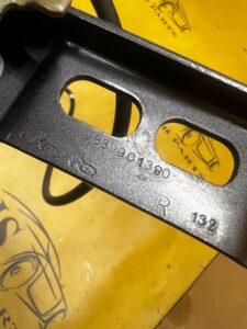 KOMPLET ZAWIASY MASKI POKRYWY SILNIKA PEUGEOT 2008 II EVL