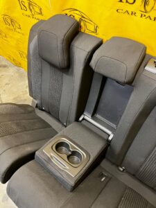 KANAPA FOTELE TYŁ TYLNE ISOFIX ZAGŁÓWKI PEUGEOT 3008 II P84