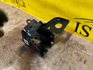 WSPORNIK UCHWYT MOCOWANIE OSŁONY POZWOZIA LEWY FORD BRONCO 21-