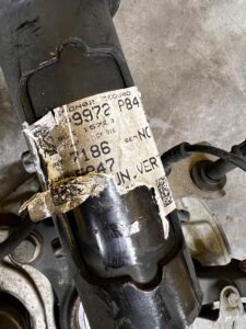 NOGA ZWROTNICA AMORTYZATOR PRZÓD PRAWY PEUGEOT 3008 II 5008 II 1.2 THP