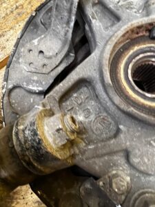 PIASTA ZWROTNICA TARCZA PRZÓD LEWY CITROEN C4 PICASSO II PEUGEOT 308 II