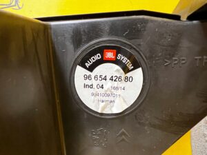 ZESTAW NAGŁOŚNIENIE GŁOŚNIKI WZMACNIACZ SUBWOOFER JBL PEUGEOT 508 I LIFT