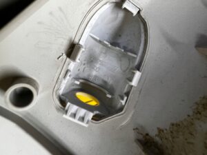 POSZYCIE OSŁONA OBUDOWA SŁUPKA PRZÓD A PRAWY ALARM PEUGEOT 508 I