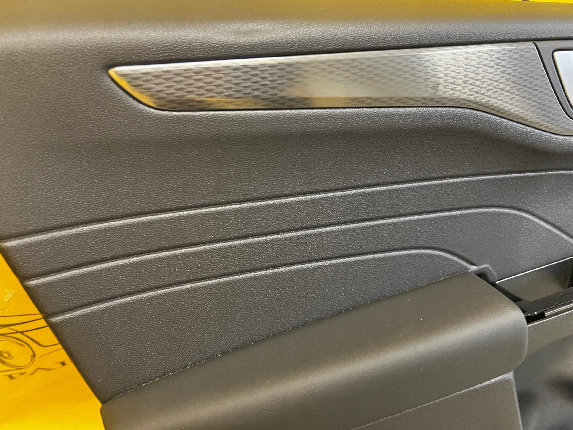 TAPICERKA BOCZEK DRZWI PRZÓD LEWY FORD KUGA MK3 LIFT TITANIUM EU