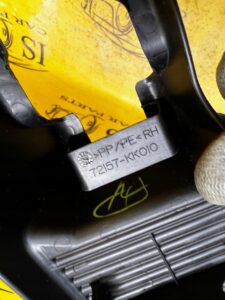 ZAŚLEPKA OSŁONA PROWADNICY FOTELA PRZÓD TOYOTA HILUX VIII 8