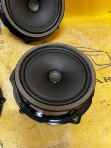 GŁOŚNIK DRZWI LR RANGE ROVER EVOQUE II L551