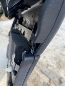 TAPICERKA BOCZEK DRZWI LEWY PRZÓD JAGUAR XF X260