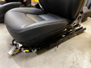 KOMPLET FOTELI FOTELE KANAPA PRZÓD TYŁ AIRBAG TESLA MODEL 3 EUROPA