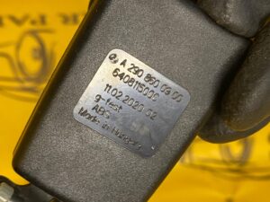 KOMPLET ZAPINKI PASÓW BEZPIECZEŃSTWA TYŁ MERCEDES CLS W257