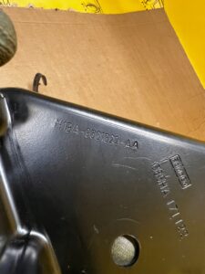 KOMPLET ZAWIASY PODŁOGI BAGAŻNIKA KANAPY TYŁ FORD FIESTA MK8