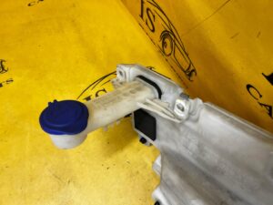 ZBIORNIK POMPKA WLEW SPRYSKIWACZY FORD BRONCO 21-