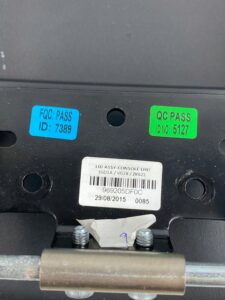 INFINITI Q30 PODŁOKIETNIK PRZEDNI SKÓRA CZARNY