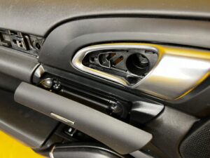 BOCZEK TAPICERKA DRZWI LEWY TYŁ PORSCHE CAYENNE 7P5 LIFT