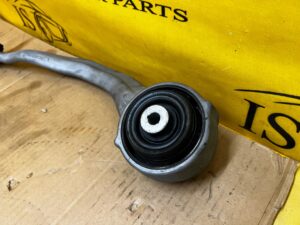 WAHACZ PRZÓD PRZEDNI LEWY LAND ROVER DEFENDER II L663