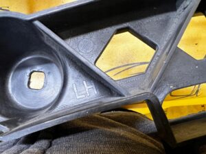 ŚLIZG MOCOWANIE WSPORNIK ZDERZAKA TYŁ LEWY MERCEDES GL GLS X166