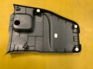 OSŁONA LEWA DOLNA SŁUPKA NISSAN E-NV200 NV200