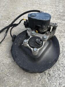 PIASTA ZWROTNICA TARCZA HAMULCOWA TYŁ PRAWY PRAWA PEUGEOT 308 T9